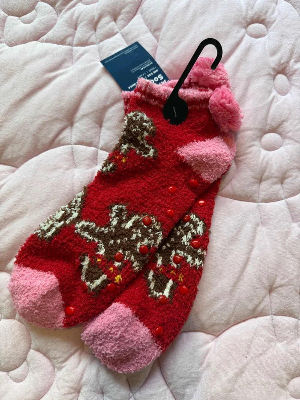 Old Navy Red & Pink Fuzzy Holiday Gingerbread Grip Socks